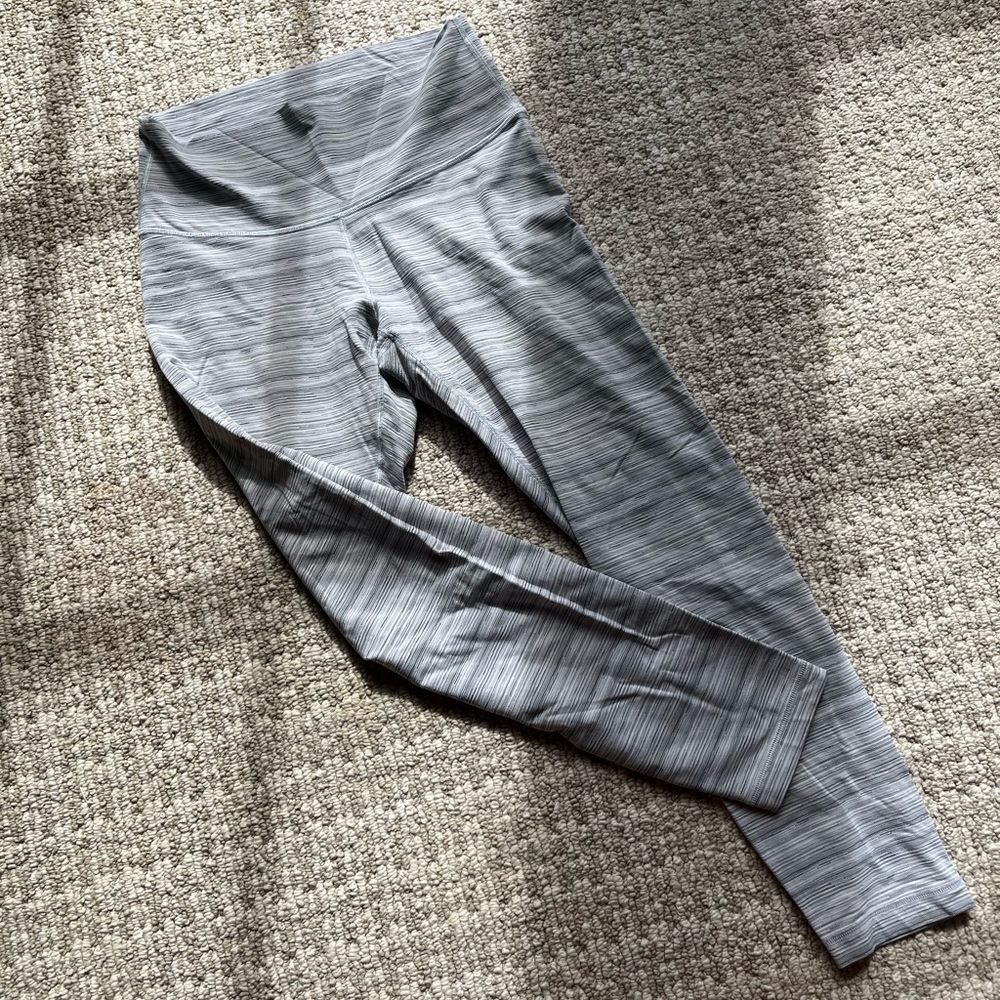 lululemon cropped wunder unders size 8